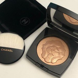 Chanel_Le Lion de Chanel Illuminating Powder